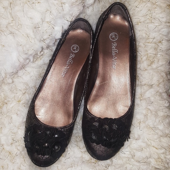 Bella Vita Shoes - Bella Vita Black Leather Mae Floral Ballet Flat